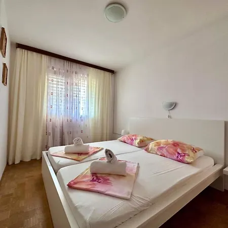 Apartment Sonja Close To The